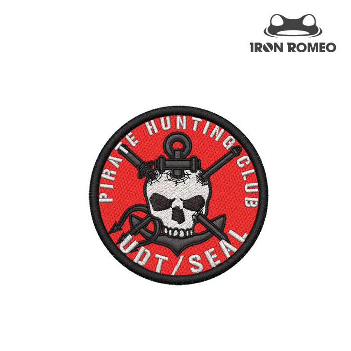 아이언로미오(IronRomeo) [Iron Romeo] Pirate Hunting Club Patch (Red) - 아이언 로미오 파이러트 헌팅 클럽 패치 (레드)