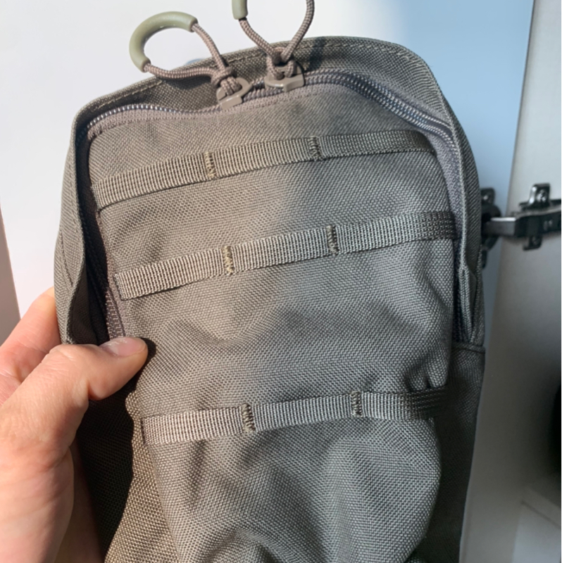 팩트랙 사이드 파우치로 써요