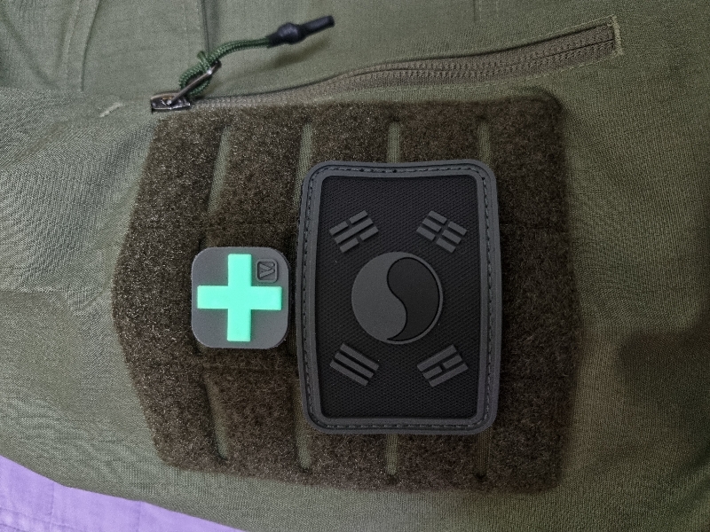 가방과 자켓에 붙일 태극기 패치는 이거면 끝 입니다...