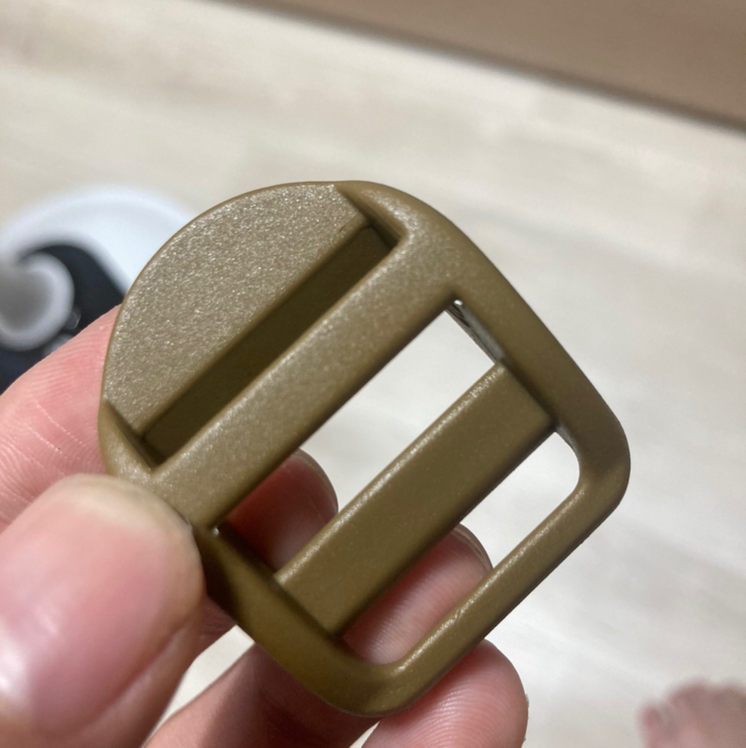 중제 레플 가방에 달린 버클보다 훨씬 고급입니다.