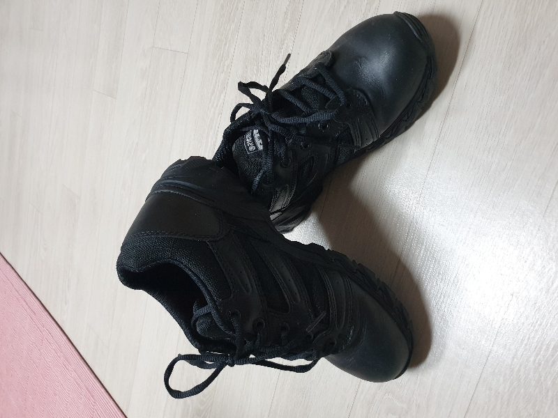 보기와 달리 편하고 착용감이 뛰어납니다.