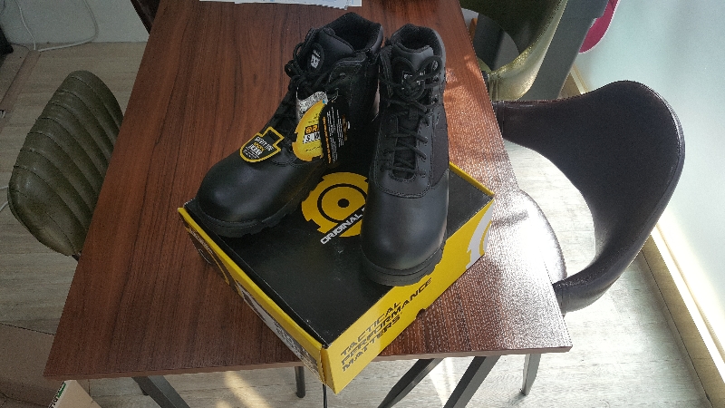 드디어 제 발에 착 감기는 녀석을 만났네요.