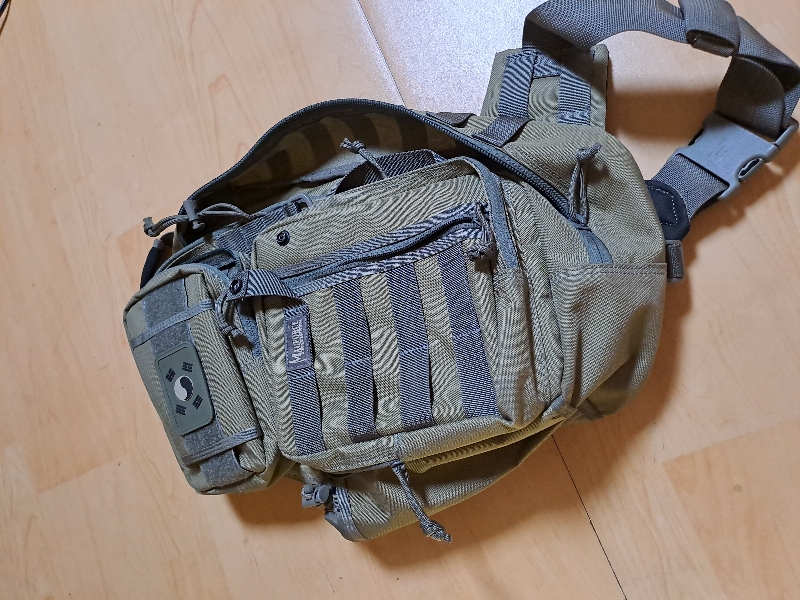 슬링백으로선 더할나위 없습니다.