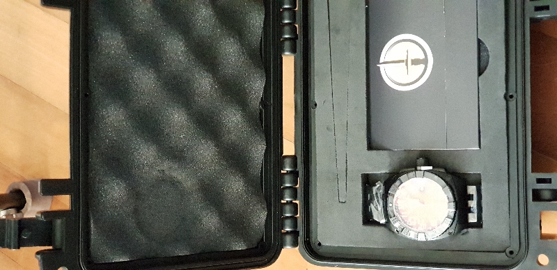 엠티엠워리어블랙시계(오렌지다이얼)