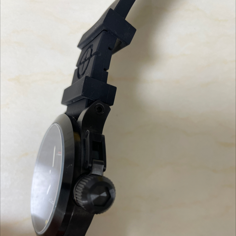 손목도 택티컬!