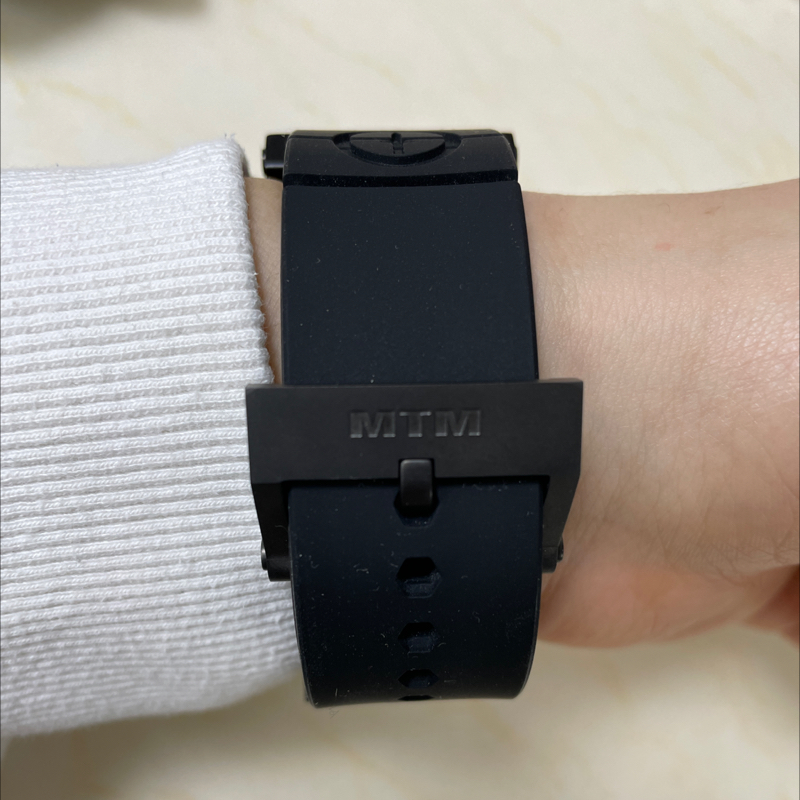 손목도 택티컬!