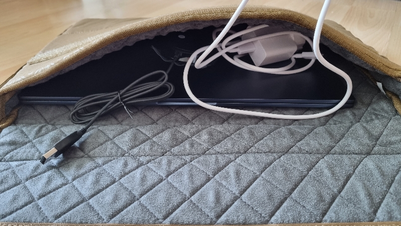 개럭시북 16인치 딱맞아요