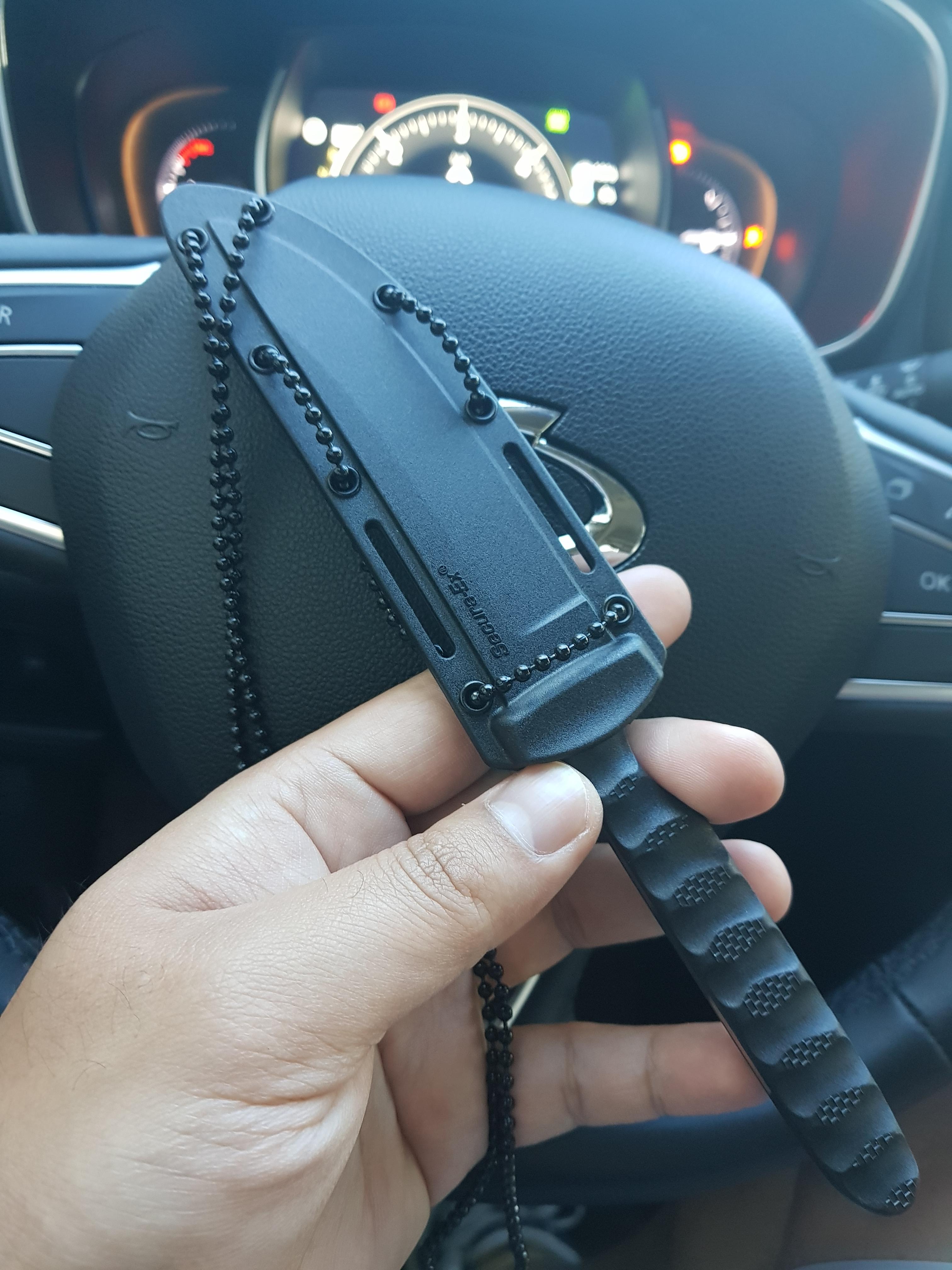 칼날이 제대롭니다.