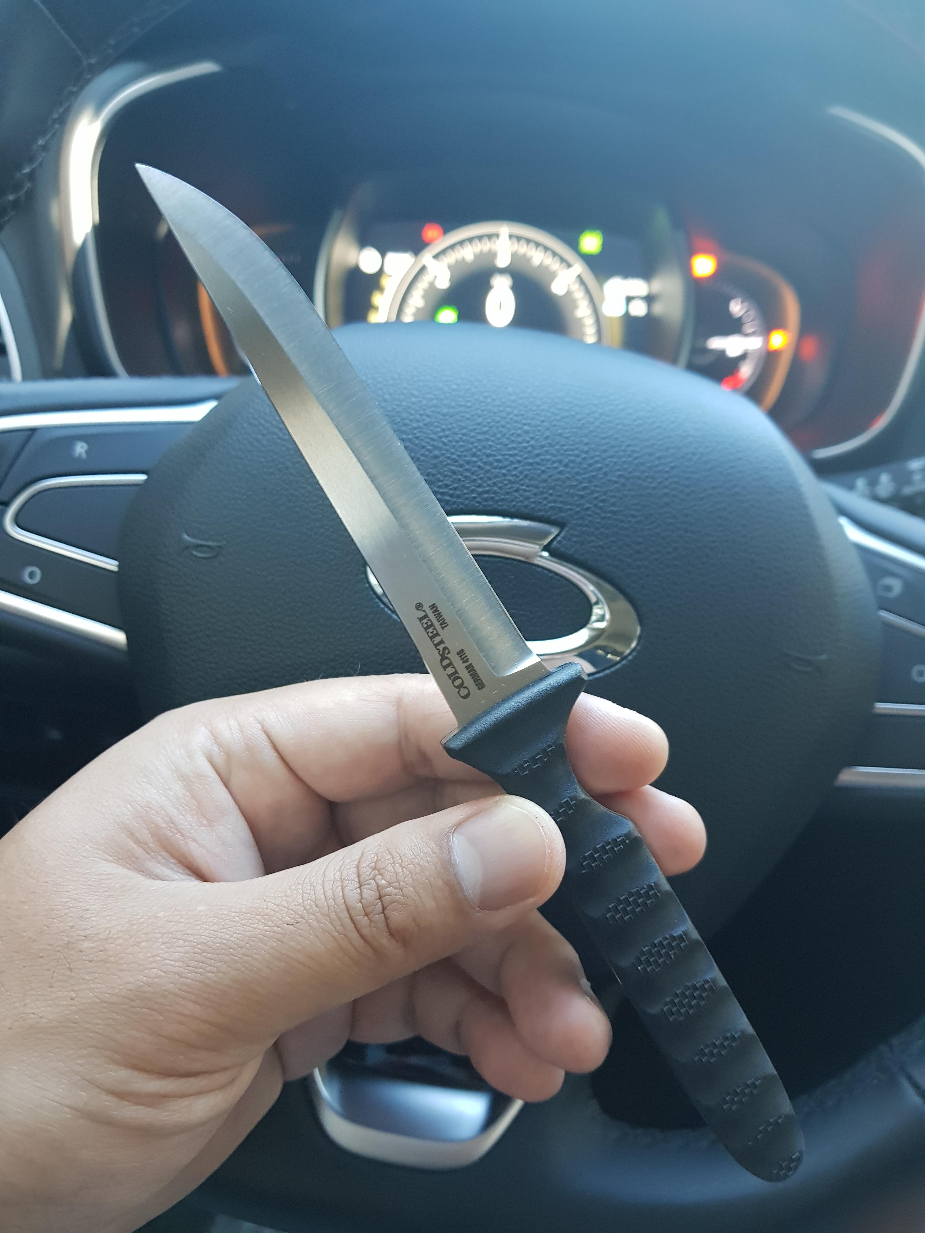 칼날이 제대롭니다.