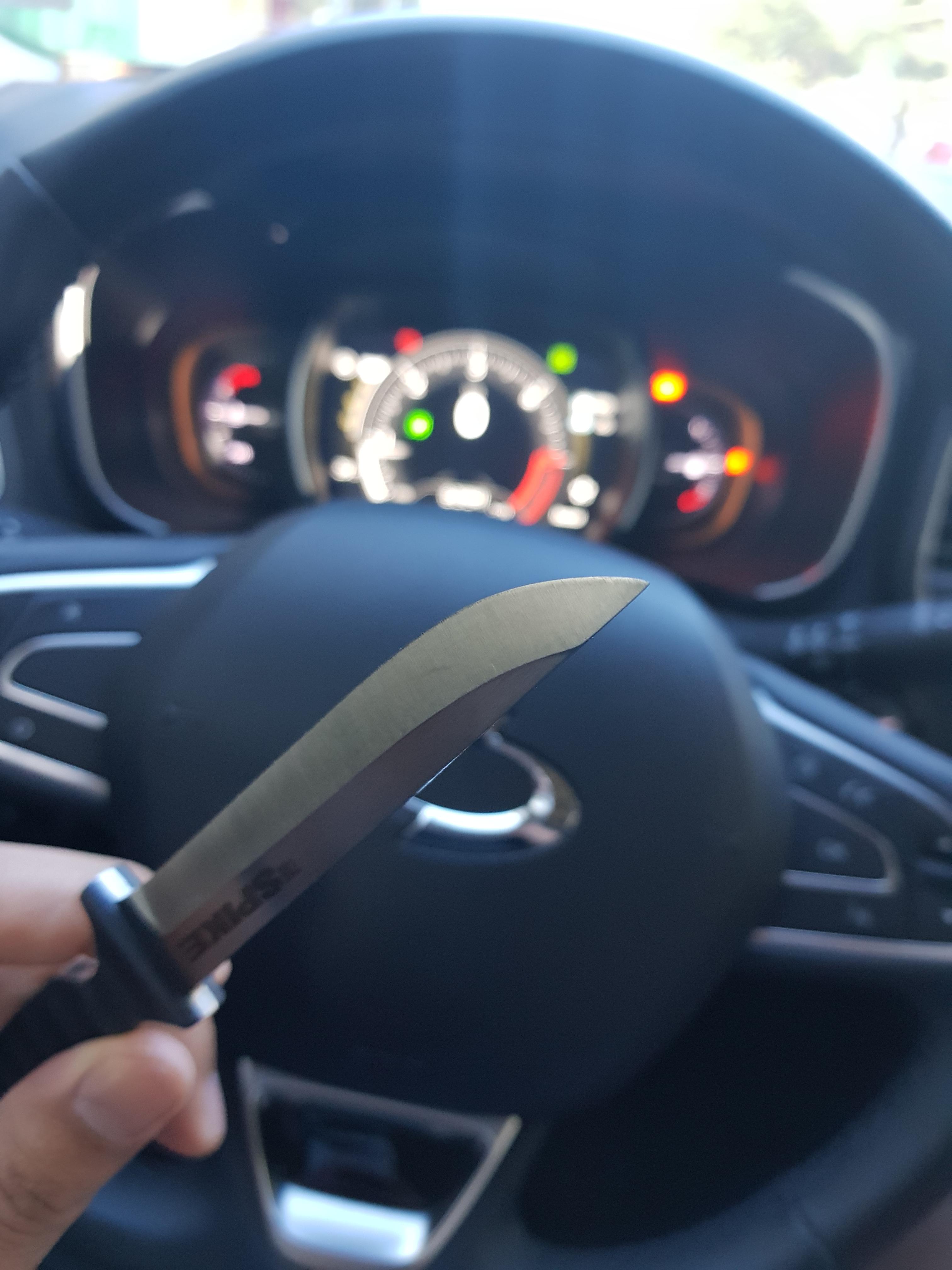 칼날이 제대롭니다.