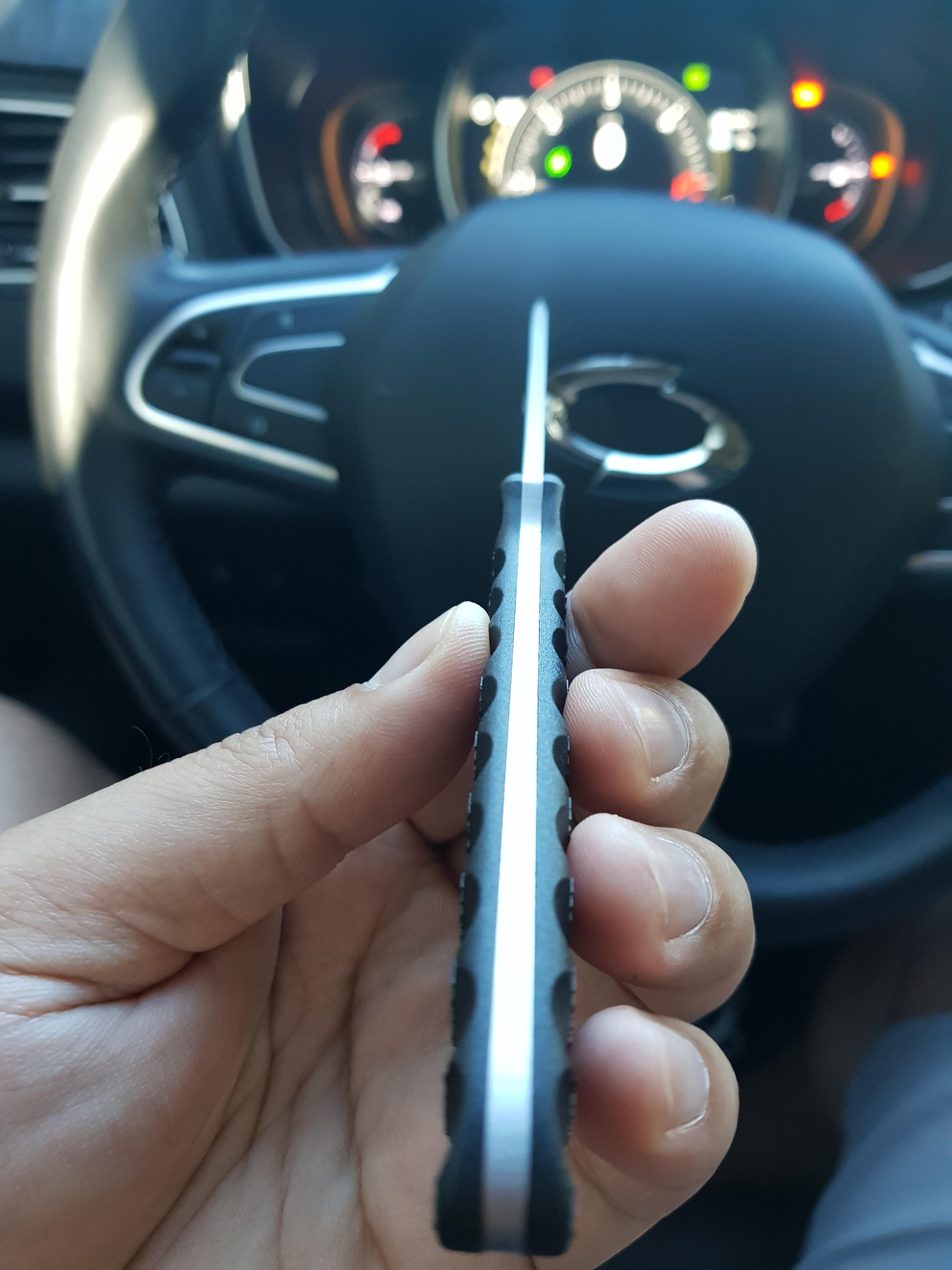 칼날이 제대롭니다.