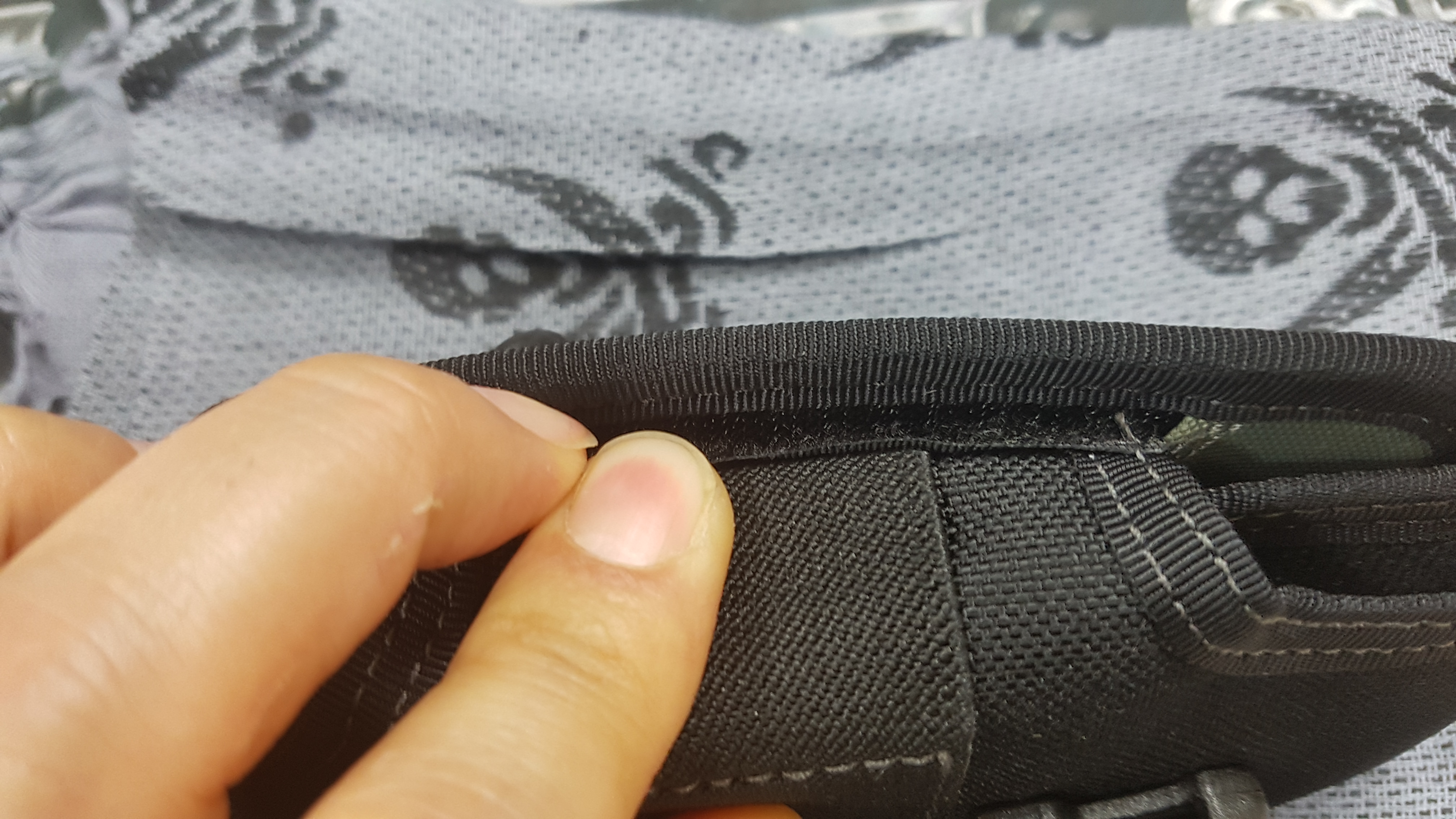 요즘 나오는 갤시리즈에는 살짝 작은거 같아요