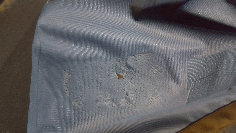 옷이 머 이런...