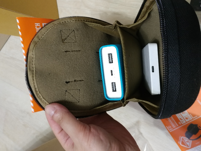 넉넉한 공간의 하드케이스