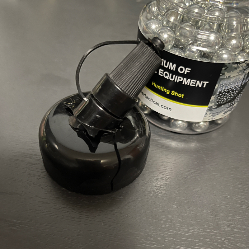 배송중 충격을 이기지 못 하고 결국