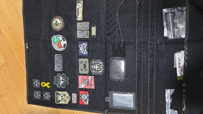 색상이 너무 강렬해서 이제껏 안샀는데