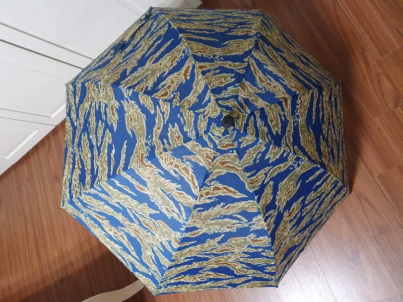 가벼움의 끝판왕 우산