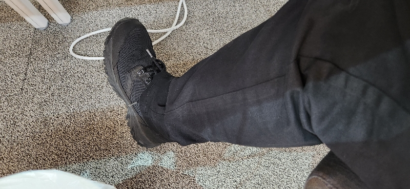 1년정도 신었습니다