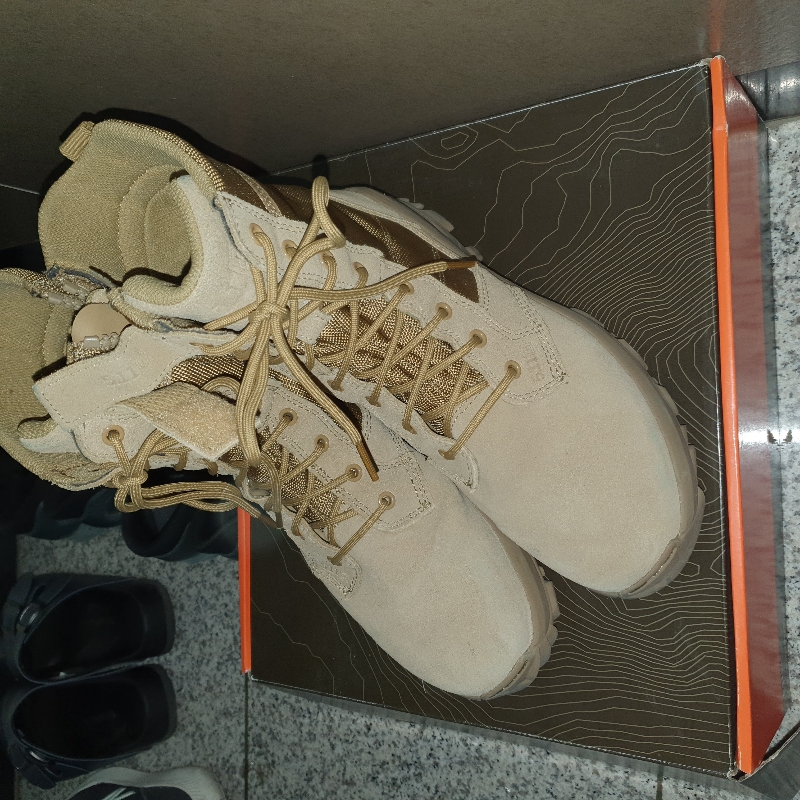 겨울용 안전화 대용으로 딱 좋네요