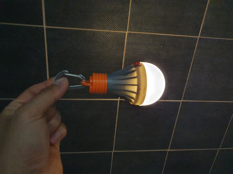 귀여운 전구모양 텐트등