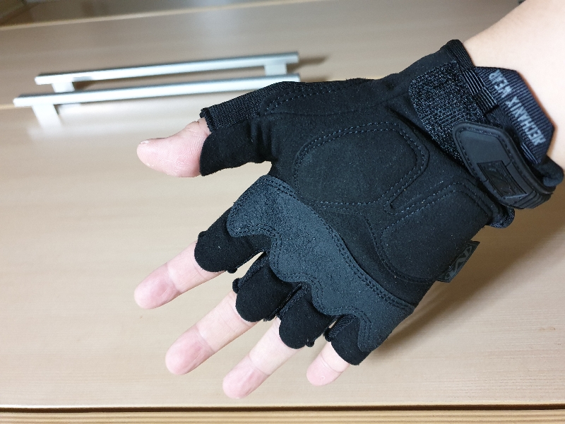 M 사이즈가 꽉 낀다. 그러나...