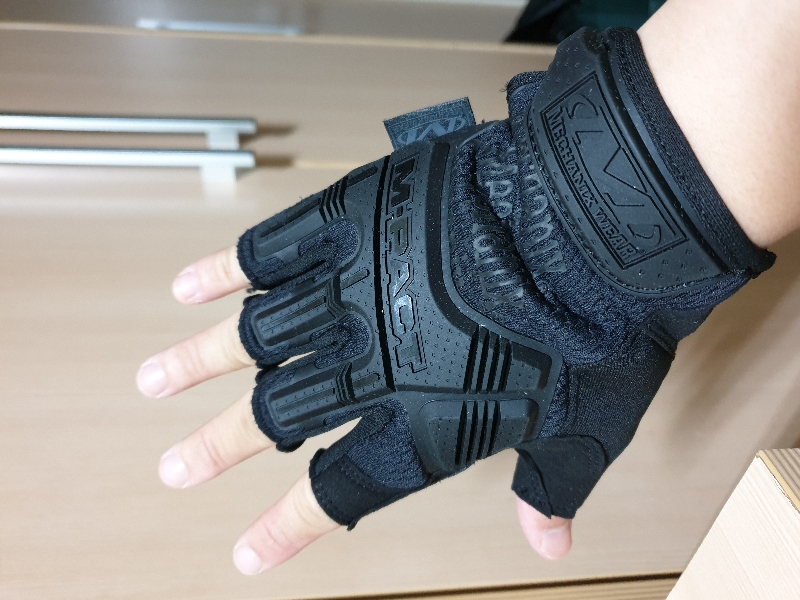 M 사이즈가 꽉 낀다. 그러나...