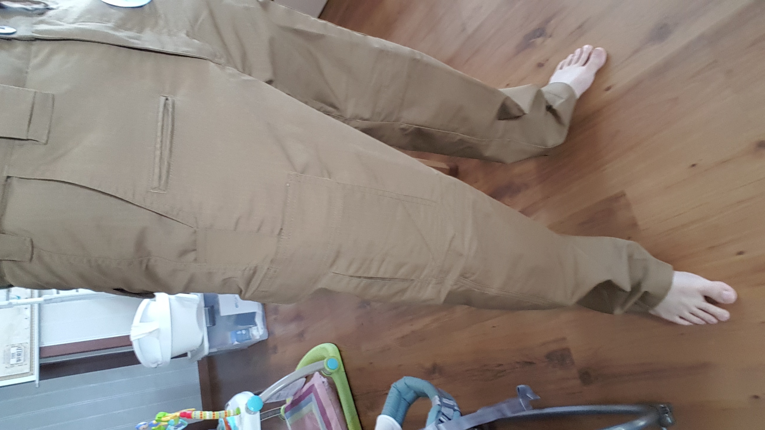 튼튼한 바지입니다.