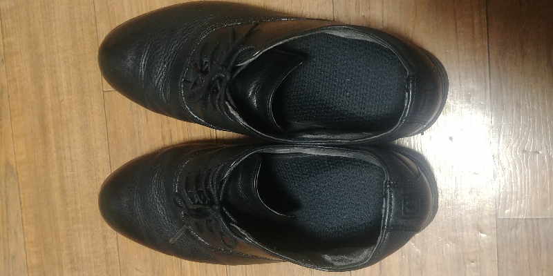 구두 깔창이 닳아 교체함