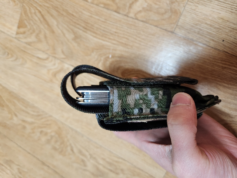 다용도 파우치로도 활용도가 매우 좋습니다.