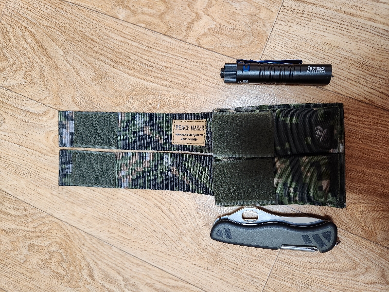 다용도 파우치로도 활용도가 매우 좋습니다.