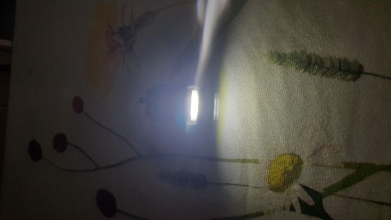 작지만 강렬한 빛