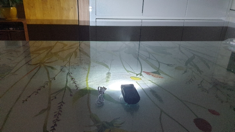 작지만 강렬한 빛