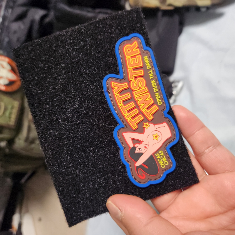 아 이거 어디에 부착해야 좋을지 고민입니다.