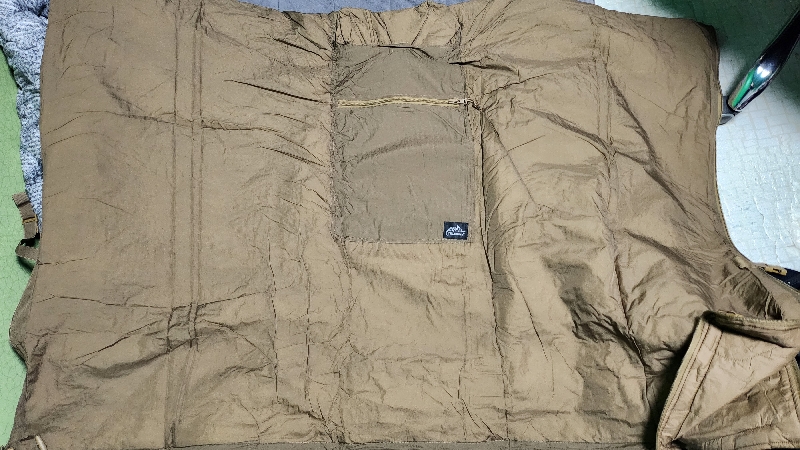 아담하고 가벼운 다용도 판초 라이너