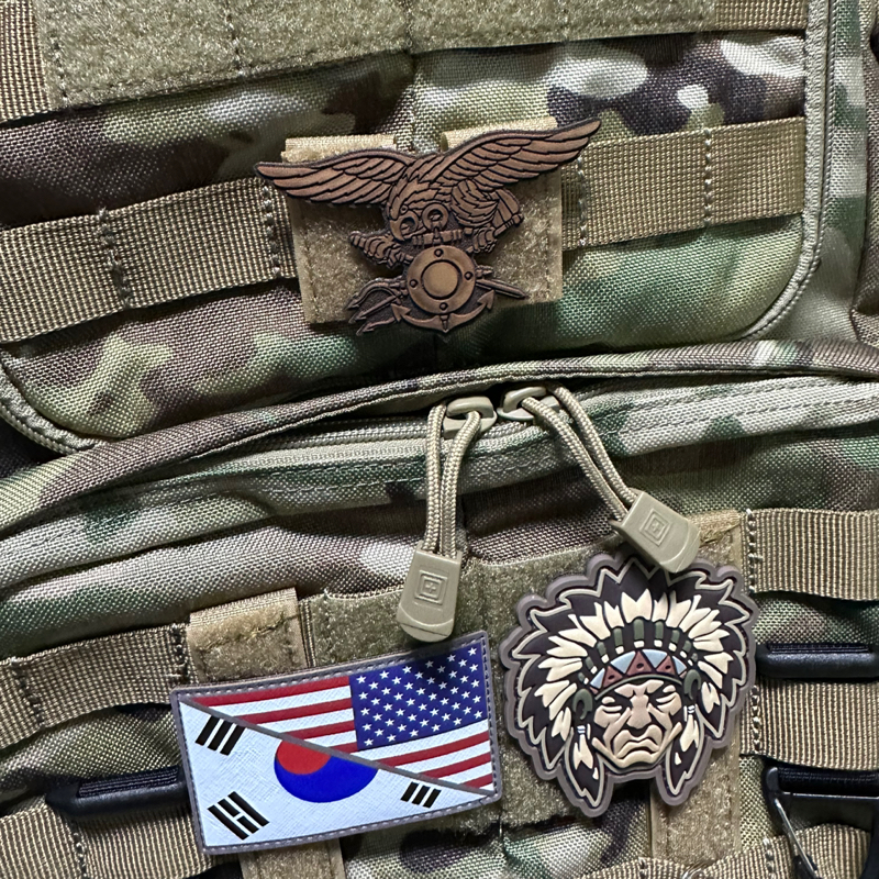 생각보다 작지만 포인트 주기 좋습니다