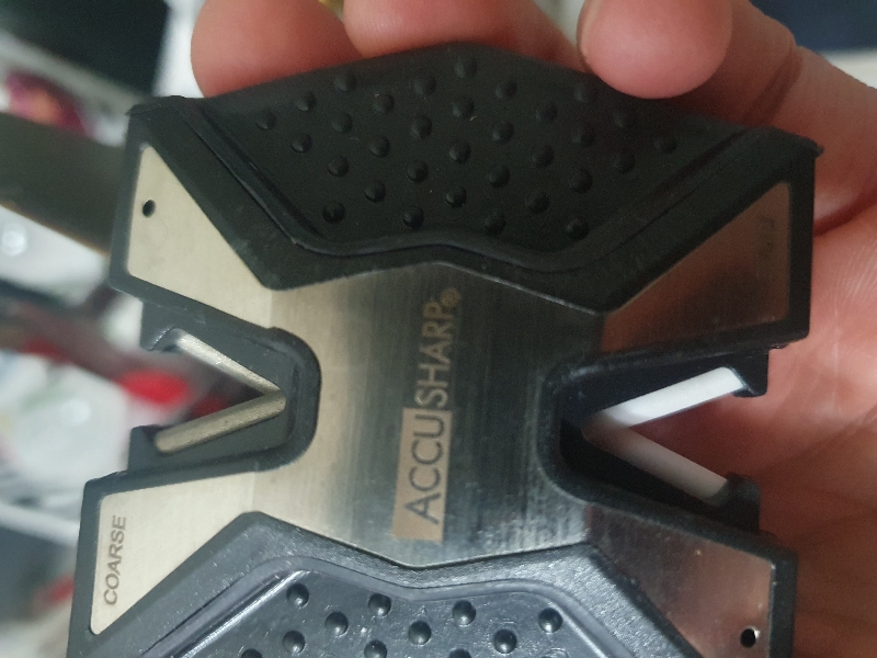 작고 휴대가 간편합니다