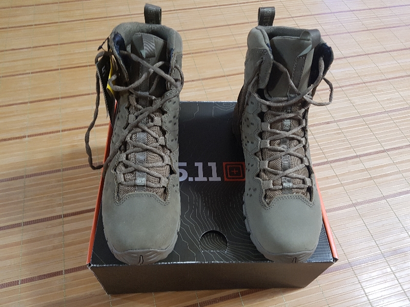 5. 11 택티컬 6인치 부츠