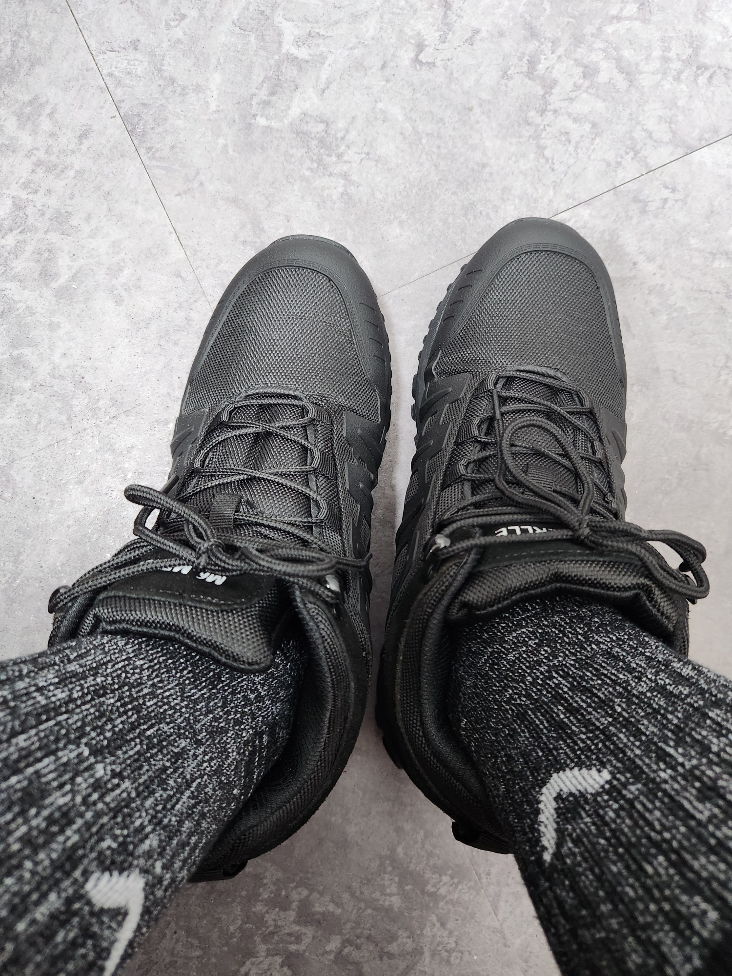 생각보다 가볍습니다