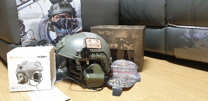 청력 보호와 무전통신을 위한 필수 장비