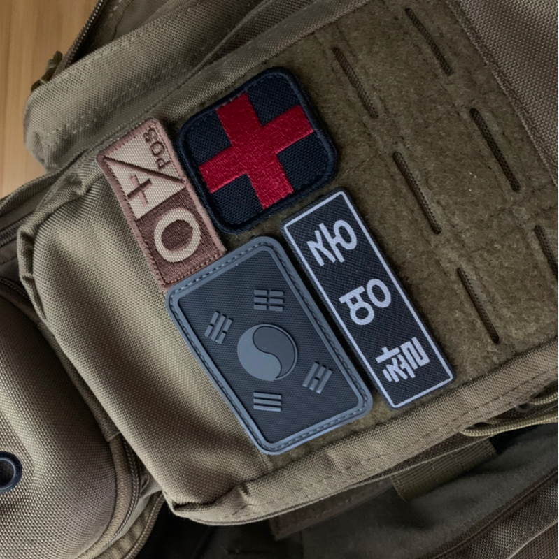 벨크로 질감이 특이합니다.