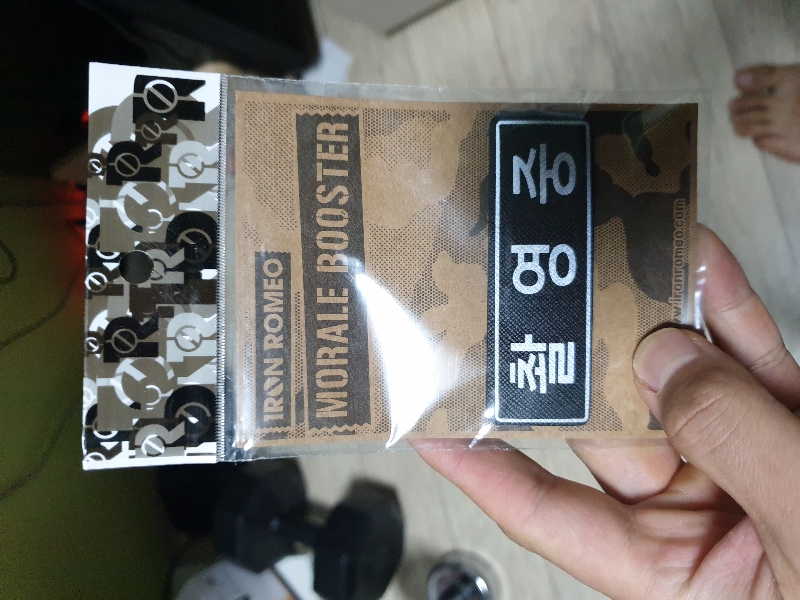 취미로 사진생활 하는데.. 사람들이 이상하게 봐서 하나 삿습니다