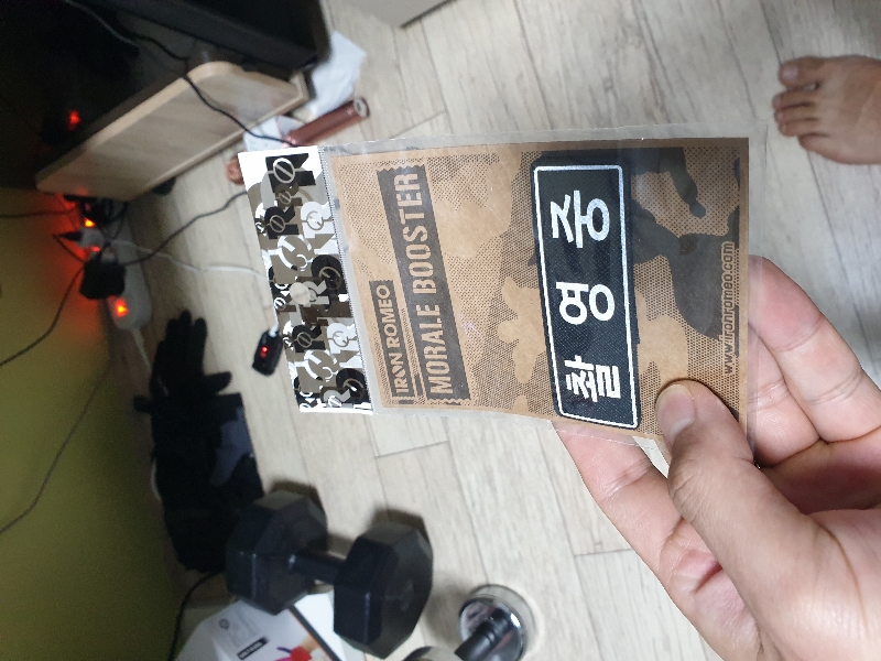 취미로 사진생활 하는데.. 사람들이 이상하게 봐서 하나 삿습니다