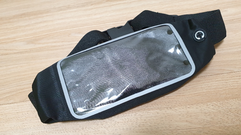 폰사이즈가 커네요 ...