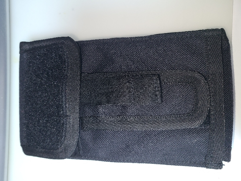 핸드폰넣고 다니면 좋네요