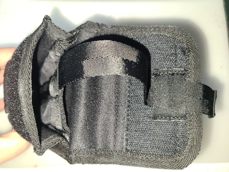 핸드폰넣고 다니면 좋네요