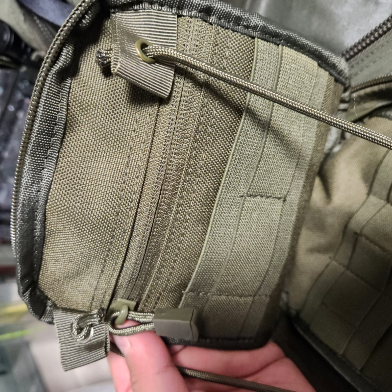 작지만 특별한 파우치