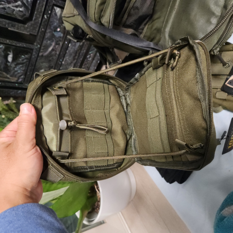 작지만 특별한 파우치