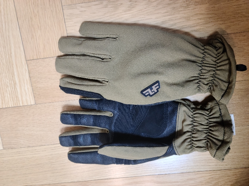 겨울에 잘 썼네요.