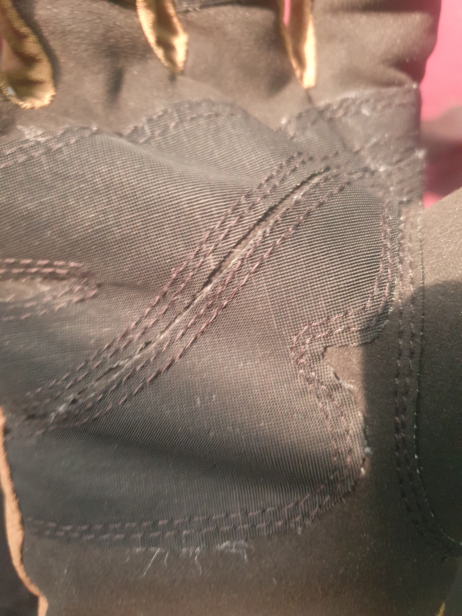 메카닉스에 비해 좀 타이트 한데요