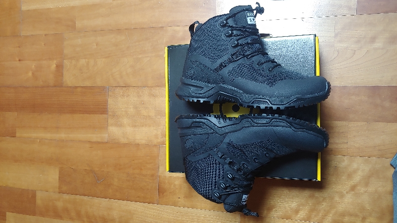 그냥 운동화 느낌이네요. 편합니다.